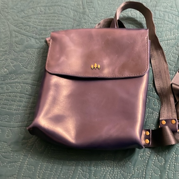 Portland leather backpack in Cowboy Blue - Picture 3 of 6